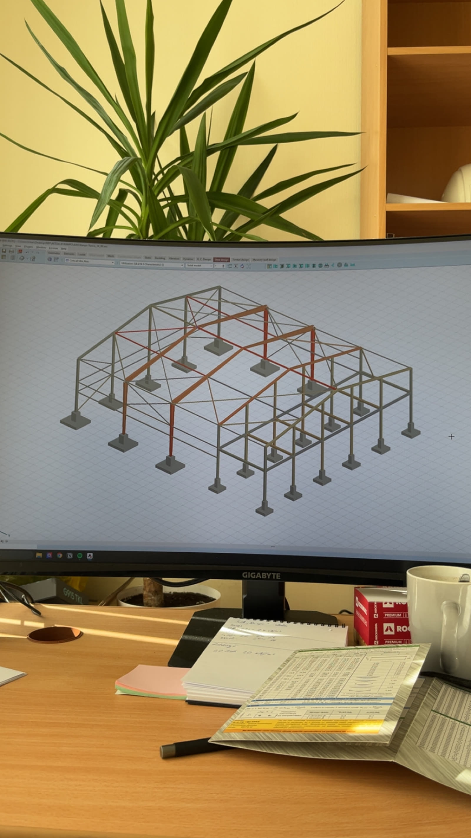 Ēkas karkasa 3D aprēķinu modelis darba vietā
